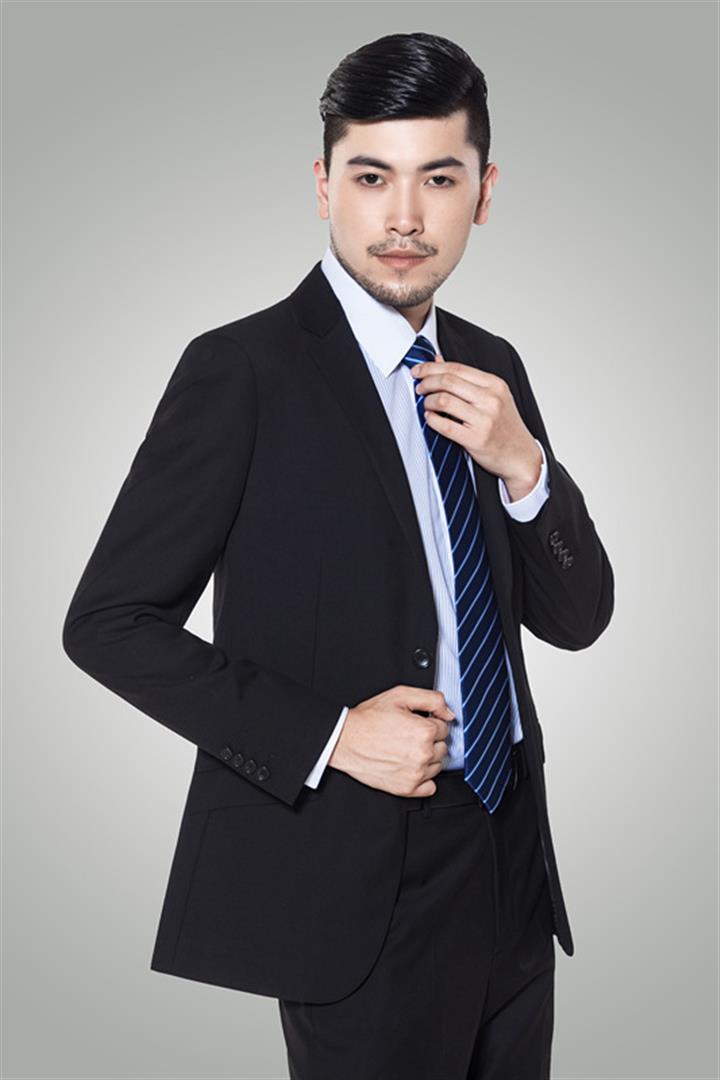 孙本招 视觉与舞美负责人